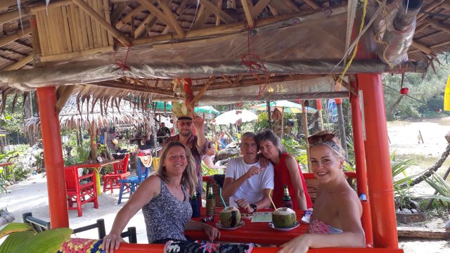 Thailand-Khao-Lak-Beach Bar