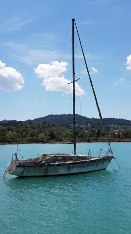 Verlassenes Boot auf Chalkidiki