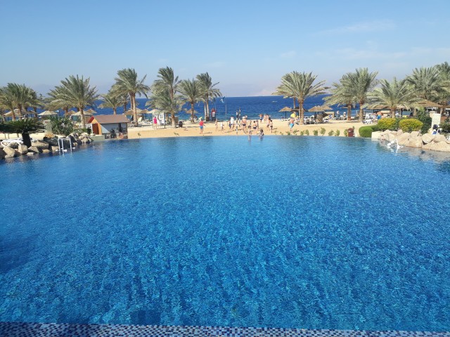 Mövenpick Hotel Tala Bay am Roten Meer in Jordanien
