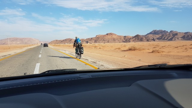 Straße in der Wüste Jordaniens