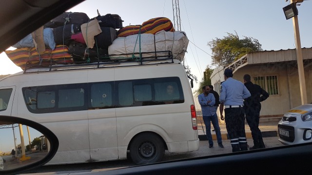 überfüllter Bus in Jordanien