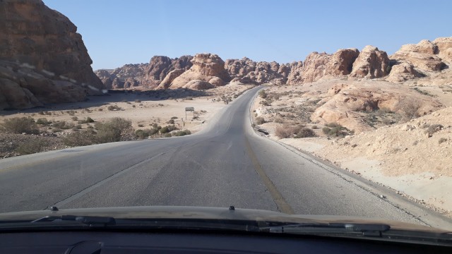 Jordanien - Straße bei Little Petra
